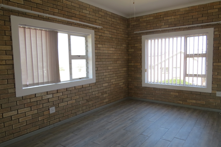 3 Bedroom Property for Sale in Stilbaai Wes Western Cape